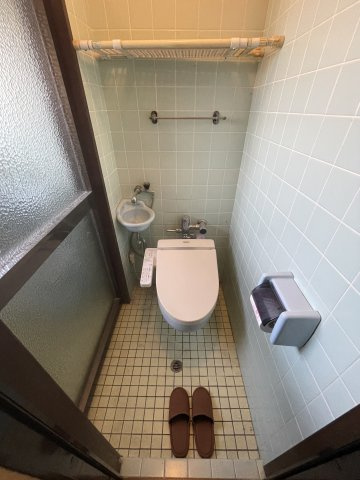 高島市今津町中沼2丁目中古戸建のトイレ