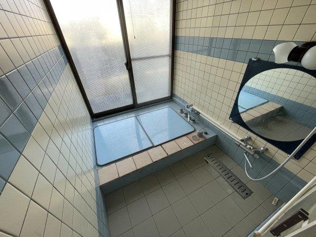 高島市今津町中沼2丁目中古戸建の浴室