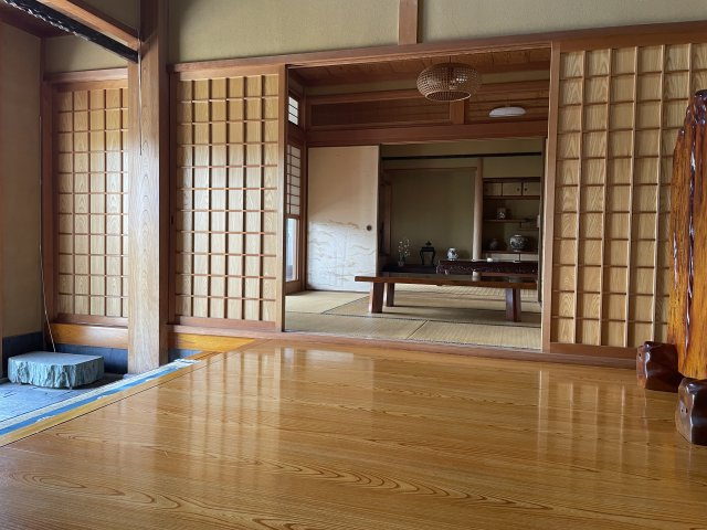 高島市今津町中沼2丁目中古戸建の玄関