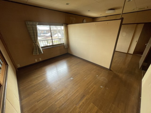 高島市今津町中沼2丁目中古戸建の洋室