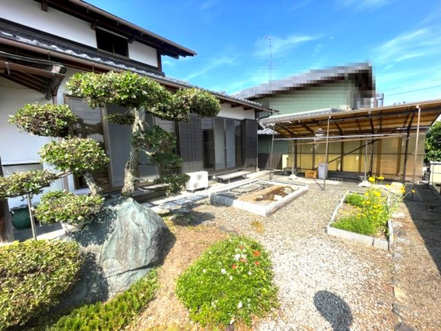 高島市今津町中沼2丁目中古戸建の庭