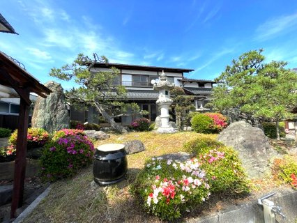 高島市今津町中沼2丁目中古戸建の庭