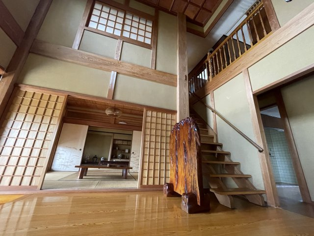 高島市今津町中沼2丁目中古戸建の玄関
