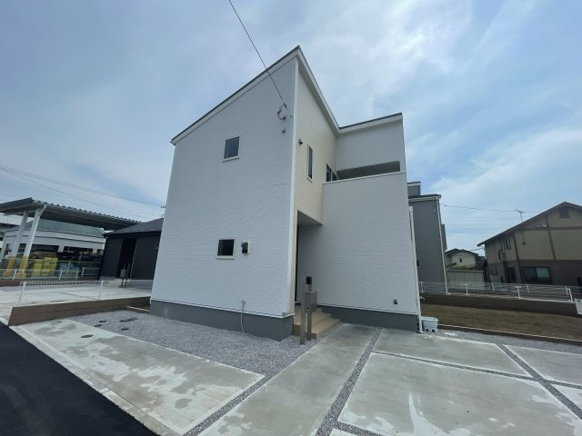 新築戸建・新築建売　伊勢崎市茂呂町2丁目　茂呂小学校・第一中学校の外観