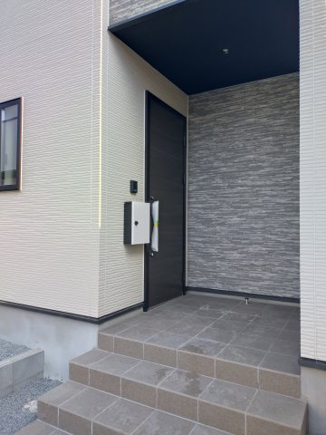 ひたちなか市大成町　3期の玄関|同施工玄関です。玄関は住まいの（顔）です～新しい生活を新しい家で～