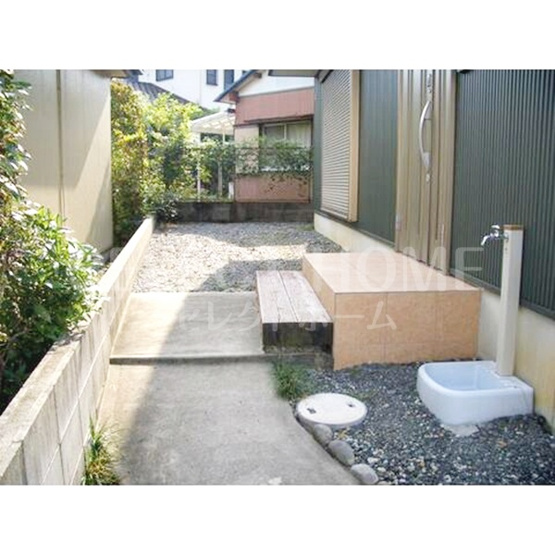 【庭】 | 岡崎蓑川住宅 | たまにはお庭で休日を過ごしてみるのもよいかもしれません
