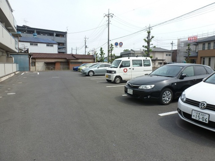 メープルリーフの駐車場|駐車場です。