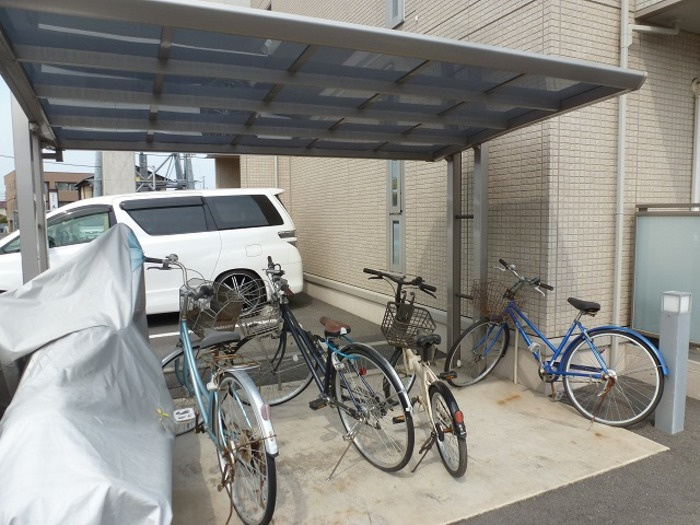 メープルリーフのその他共用部分|駐輪場です。