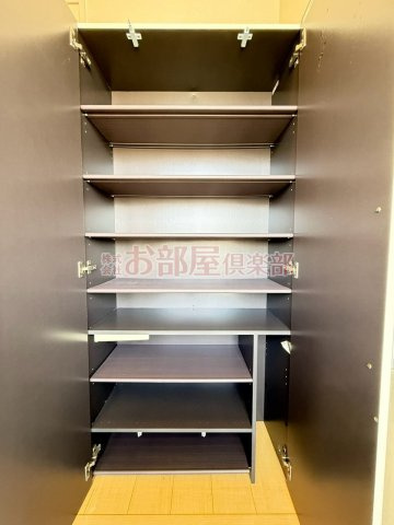 グロワール東合川の収納