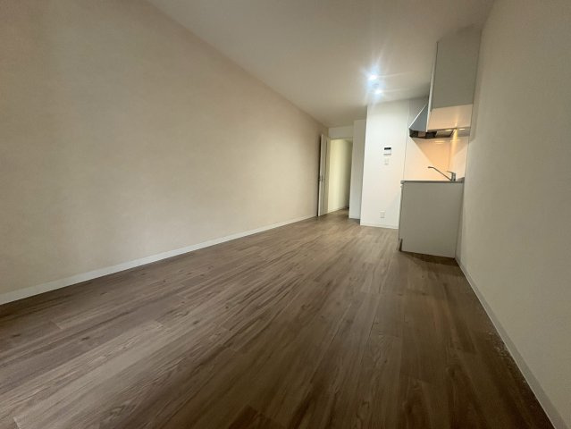 吹田市泉町４丁目のアパートの居間・リビング