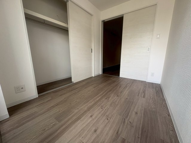 吹田市泉町４丁目のアパートの居間・リビング