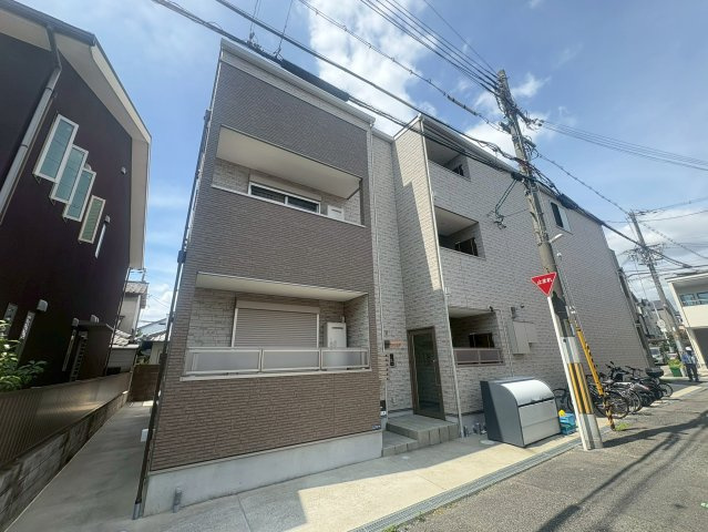 吹田市泉町４丁目のアパートの外観