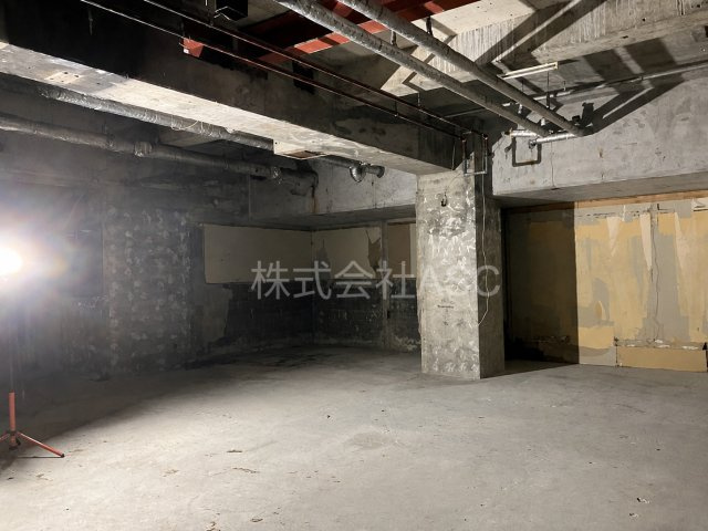 本町明大ビルの洋室