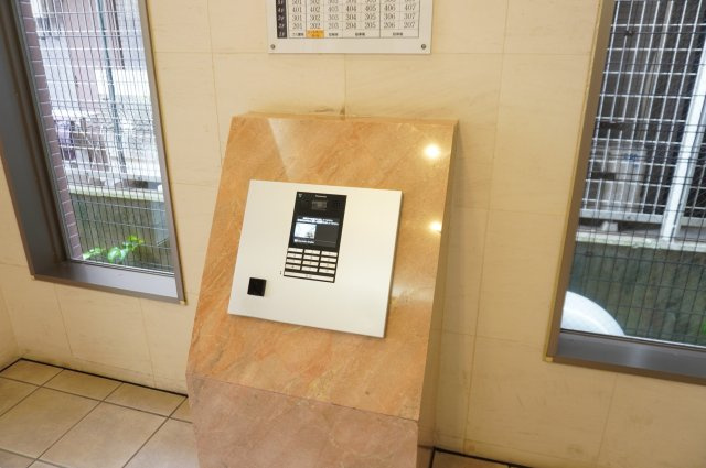 ライオンズステーションプラザ草加の防犯設備|オートロック