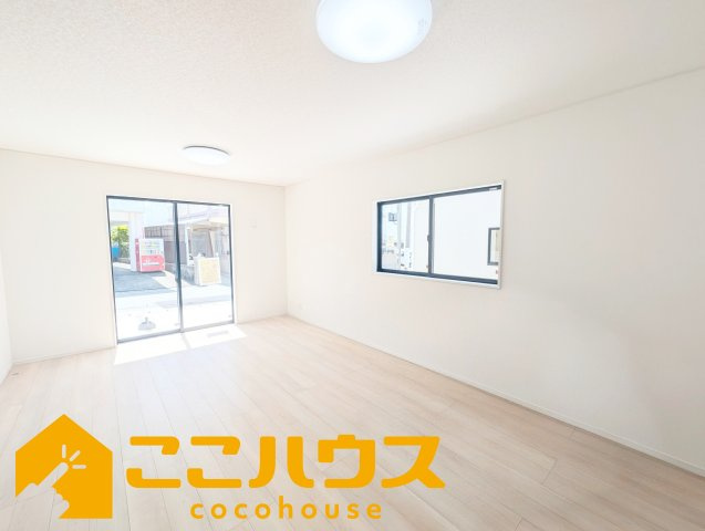 中城村北浜第4　新築戸建て　全5棟　1号棟の居間・リビング|【施工例】※同施工の別物件写真