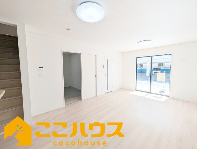 中城村北浜第4　新築戸建て　全5棟　1号棟の居間・リビング|【施工例】※同施工の別物件写真