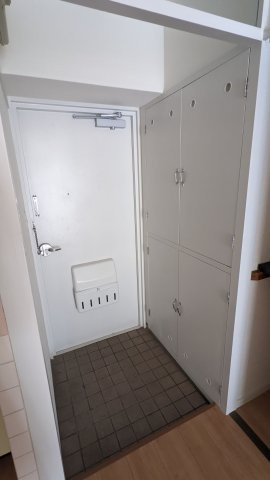  シティビル5　春住小学校区の玄関|シティビル5