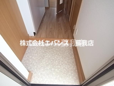 【玄関】 | アプリコット・ヒル | 明るい玄関です