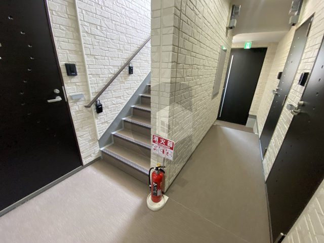 LEPUS御厨Aのロビー
