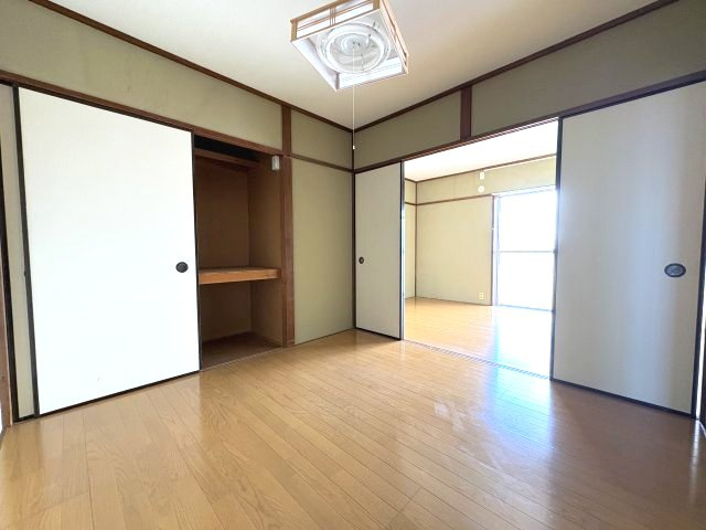 グレイス山王の洋室|洋室4.5帖（中央）※同じタイプの間取です。実際の色や建具は異なります。