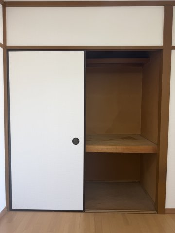 グレイス山王の収納|洋室4.5帖（中央）　収納