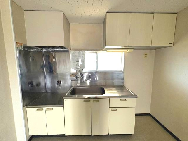 グレイス山王のキッチン|LDK10帖※同じタイプの間取です。実際の色や建具は異なります。