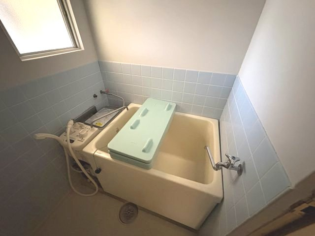グレイス山王の浴室|バランス釜なので追焚していつでも温かいお風呂に入れます♪※同じタイプの間取です。実際の色や建具は異なります。