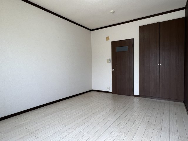 トピア新屋の居間・リビング|洋室7.5帖