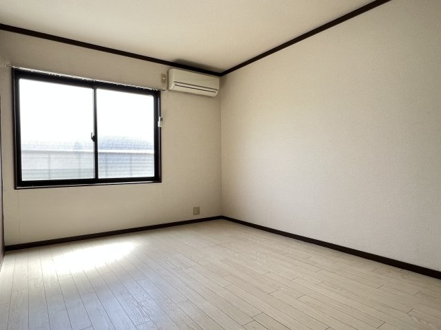 トピア新屋の居間・リビング|洋室7.5帖
