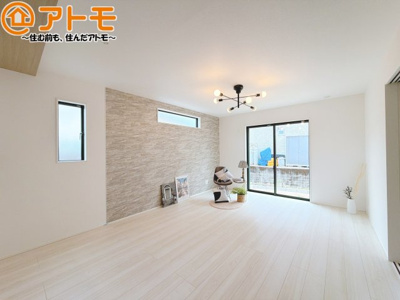 【居間・リビング】 | 島田市御仮屋町　新築戸建　全1棟 | 日当たりのよいリビングは、一年を通してぽかぽかとしています。家族が自然と集まる空間になりそうですね♪