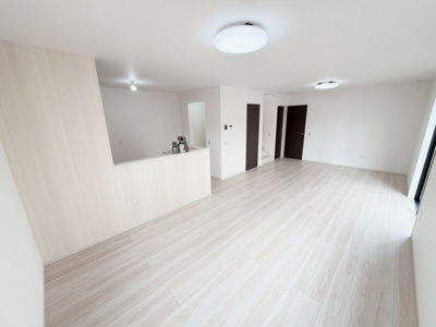 【居間・リビング】 | 高崎市島野町　新築住宅 | ≪LDK≫
リビング・ダイニングは白を基調としたシンプルな空間。
雑貨やこだわりの家具など、レイアウトも自由に楽しめます！