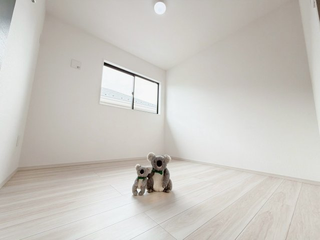 【洋室】 | 高崎市島野町　新築住宅 | 「どんな家具を置こうかな」とワクワクする。好みのこだわりのお部屋にしてじぶんだけの部屋でゆったりと寛げます。