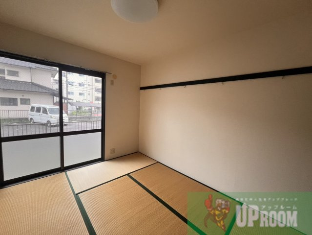 アーバン元郷 B棟の和室