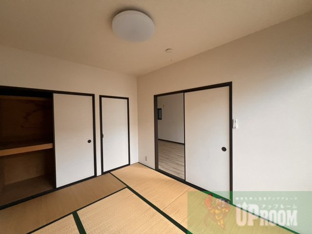 アーバン元郷 B棟の和室