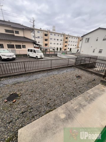 アーバン元郷 B棟の庭