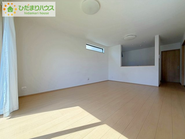 常陸大宮市宇留野　新築戸建　A号棟の居間・リビング|家族の集まるLDKは広々16帖！贅沢な空間を演出！