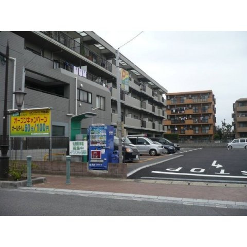 浦安市北栄３丁目のアパートの駐車場