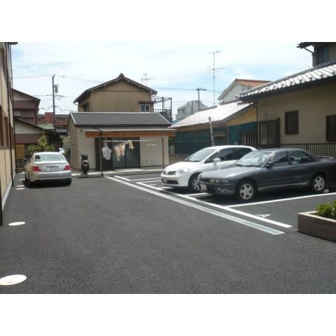 浦安市北栄３丁目のアパートの駐車場