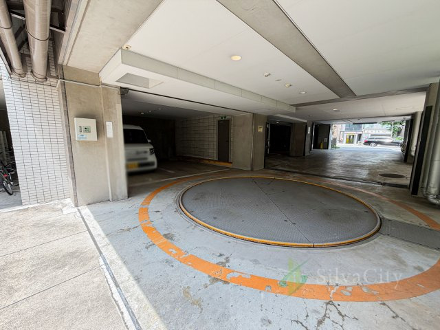 パークハウス渋谷山手の駐車場