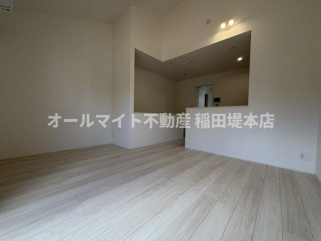 川崎市多摩区栗谷４丁目のアパートの居間・リビング