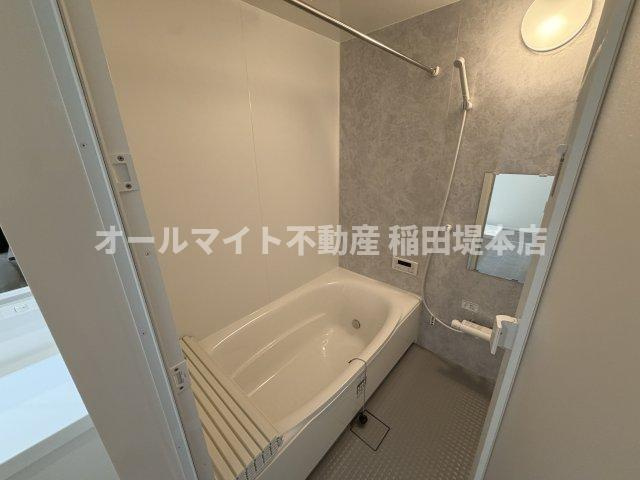 川崎市多摩区栗谷４丁目のアパートの浴室