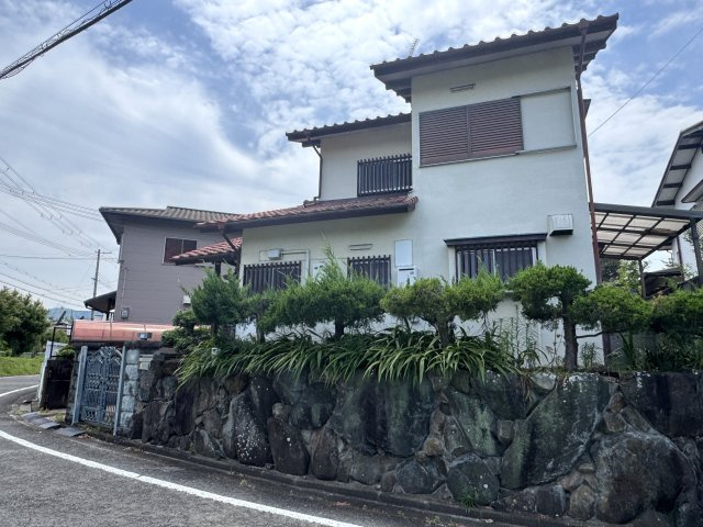 泉南市新家サングリーンいずみ台古家付き土地の外観