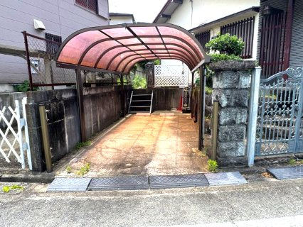 泉南市新家サングリーンいずみ台古家付き土地の外観