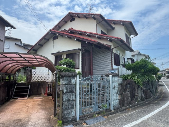 泉南市新家サングリーンいずみ台古家付き土地の外観