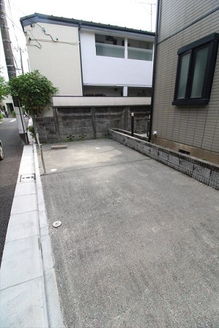 【駐車場】