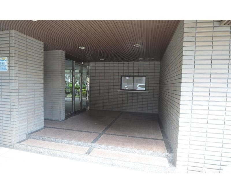 セゾン・若園のエントランス