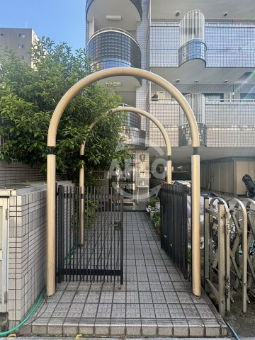 エレガンス真田山　真田山小学校区のエントランス|エレガンス真田山　エントランス