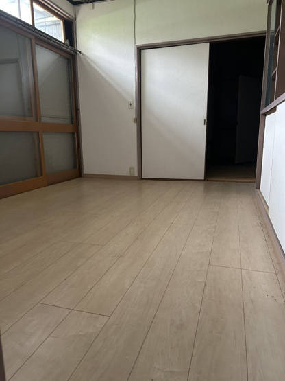 【洋室】 | 白川売家 | 洋室6畳はどの部屋への導線も良い部屋です。