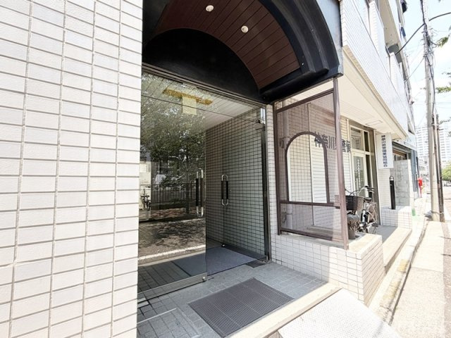 ライオンズマンション伊勢佐木町西のエントランス|エントランスです☆