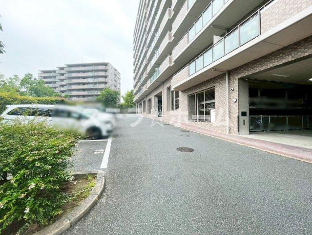 ローレルコート北千里の駐車場|駐車場です
